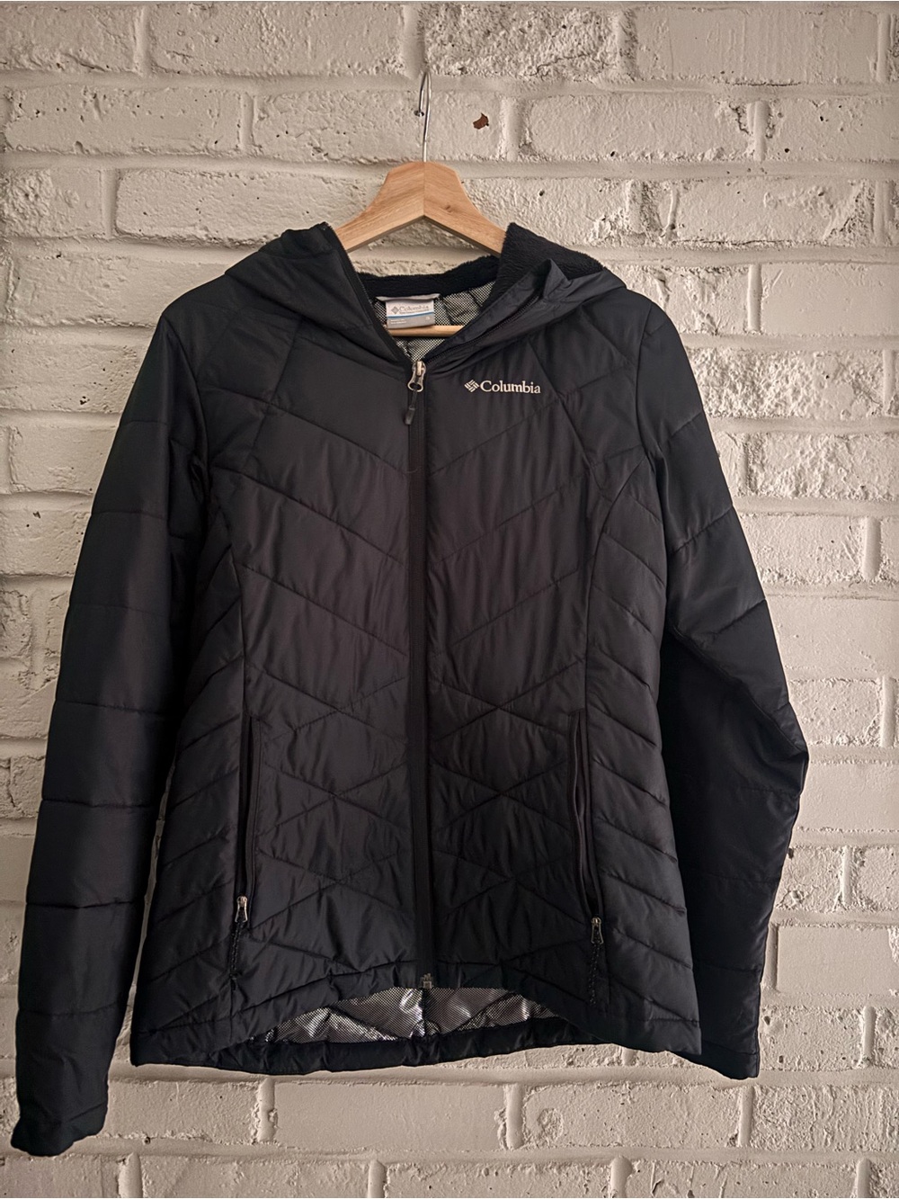 Columbia Women’s Black Hooded Quilted Puffer Jacket